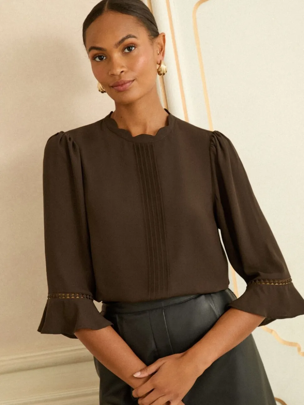 Chocoladebruin - Love & Roses 3/4 blouse met uitlopende mouwen