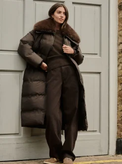Chocoladebruin - Premium Longline Padded Coat with Faux Fur Collar