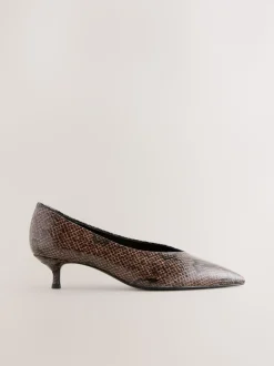 Chocoladebruin - Puntige lage naaldhakken schoenen