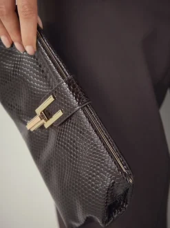 Chocoladebruin - Ruime clutch