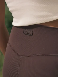Chocoladebruin - self. Geribde wijde legging