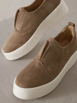 Chocoladebruin - Signature leren sneakers met dikke plateauzolen en sleehak