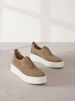 Chocoladebruin - Signature leren sneakers met dikke plateauzolen en sleehak