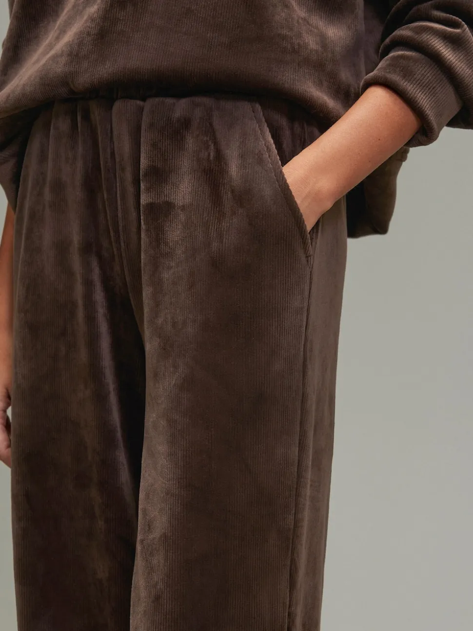 Chocoladebruin - Soft Feel Cord Wide Leg Trousers