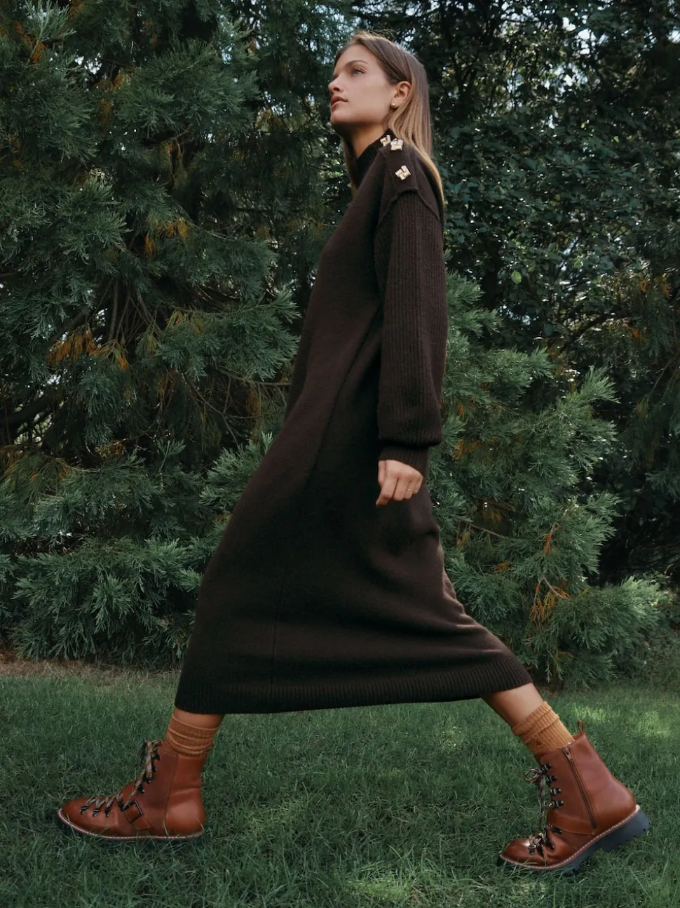 Chocoladebruin - Stand Neck Knitted Midi Jumper Dress