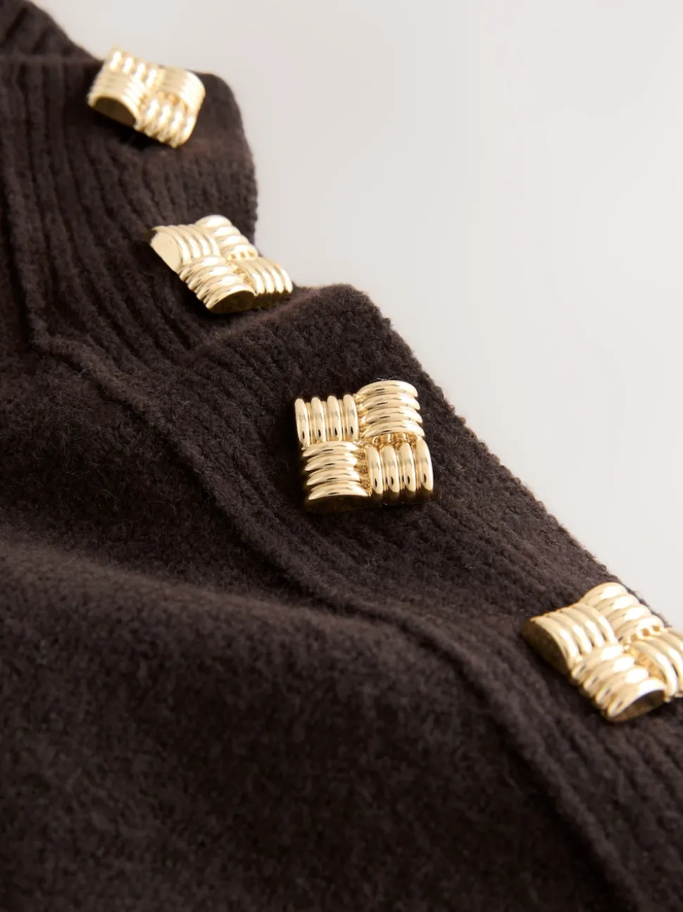 Chocoladebruin - Stand Neck Knitted Midi Jumper Dress