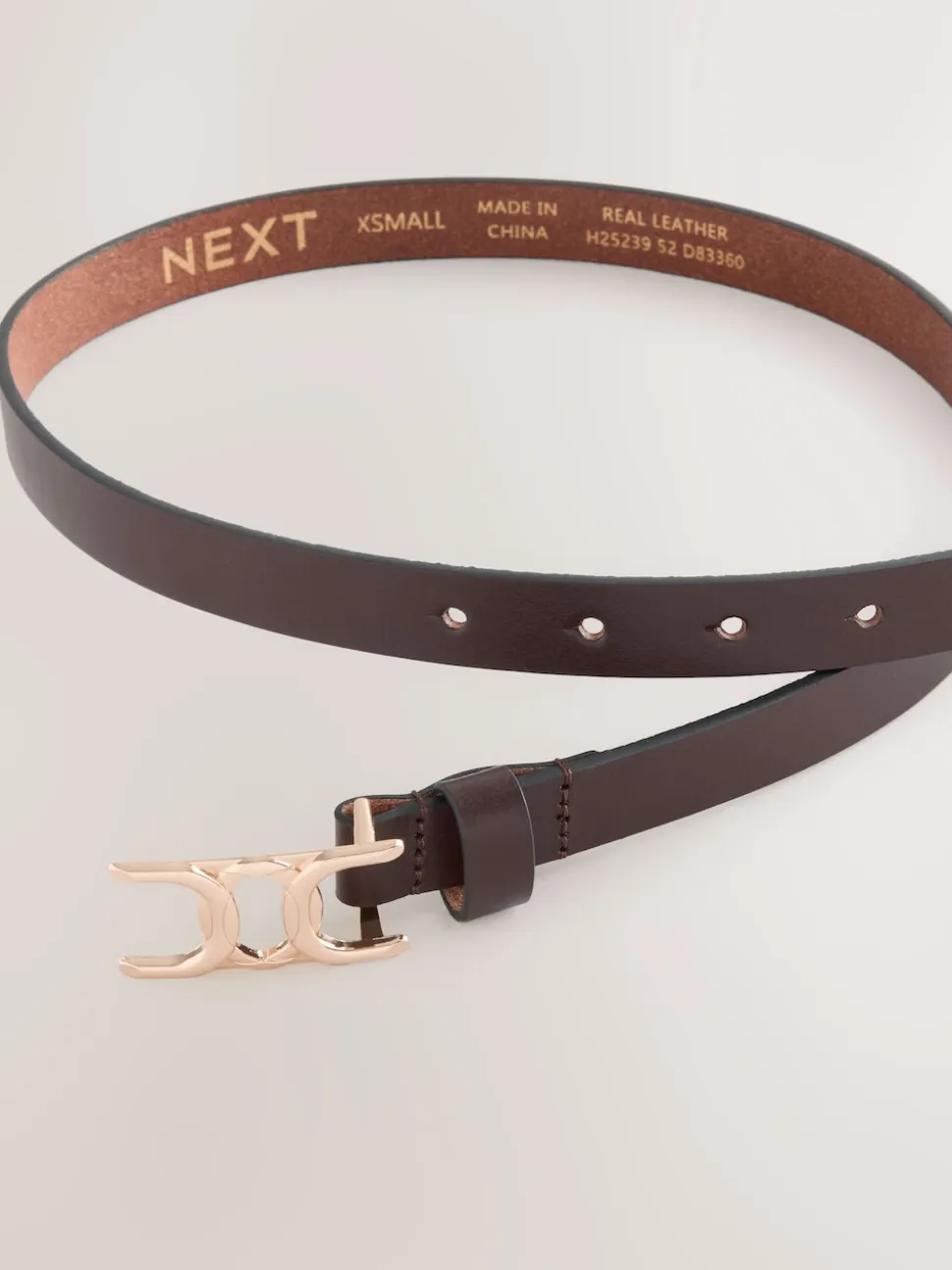Chocoladebruin - Statement, smalle leren riem met gesp