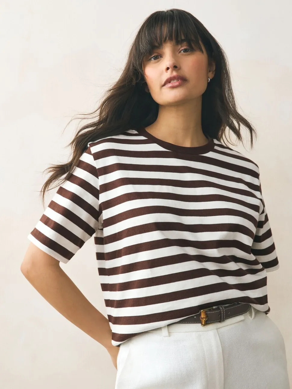 Chocoladebruin gestreept - Dik T-shirt met ronde hals en korte mouwen