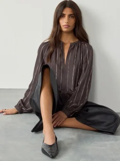 Chocoladebruin gestreept - Blouse met V-hals en lange mouwen