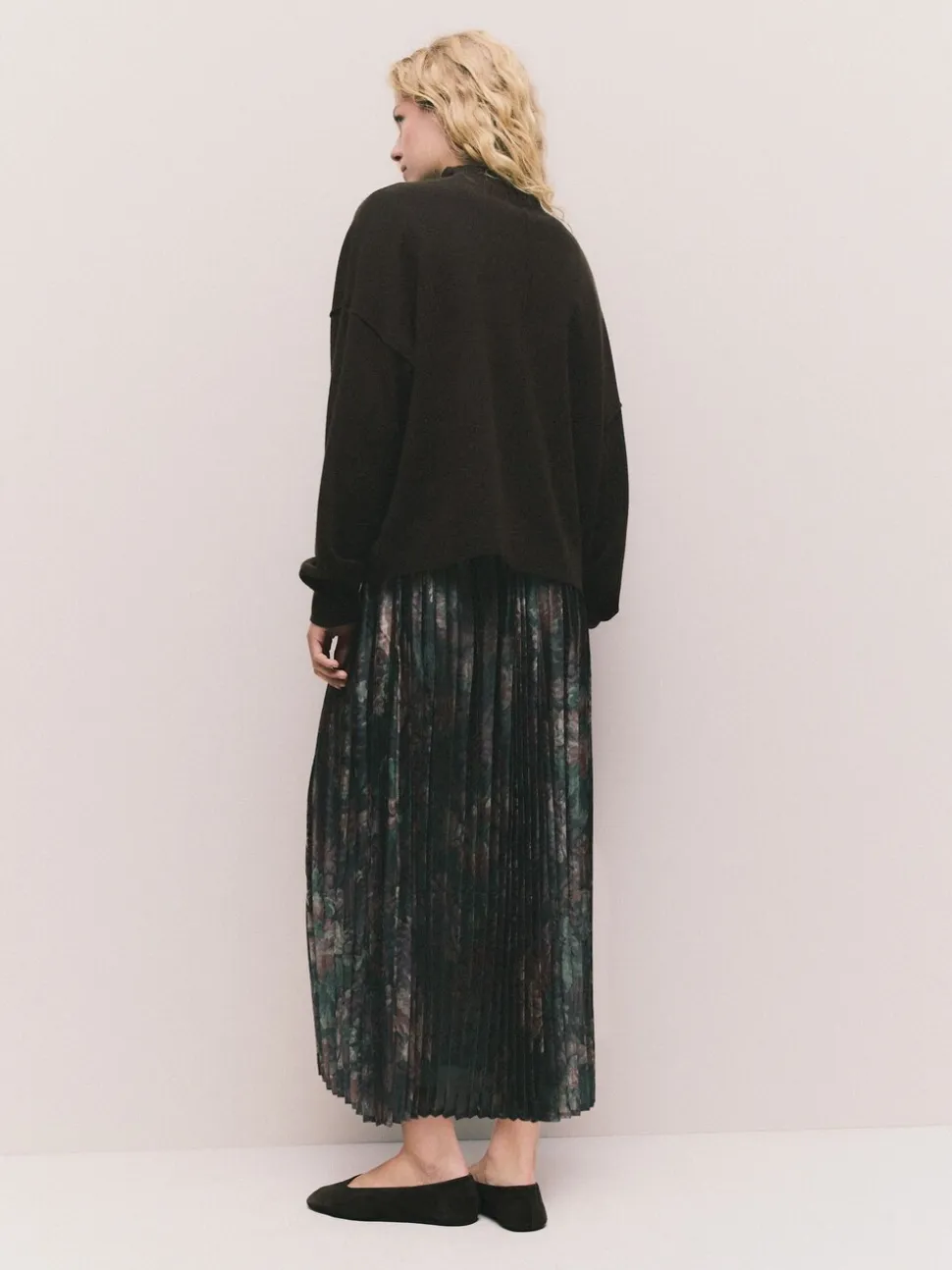 Chocoladebruin met bloemenprint - 2-In-1 Knitted Jumper with Pleated Midi Skirt