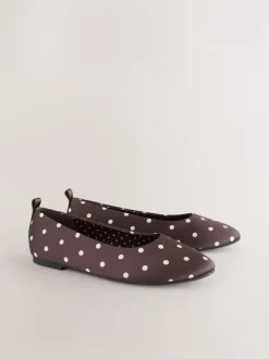 Chocoladebruin met stippen - Forever Comfort® Round Toe Ballerinas