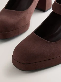 Chocoladebruine microvezel - Forever Comfort® Brogue Mary Jane Platform Blokhakken met Plateauzool