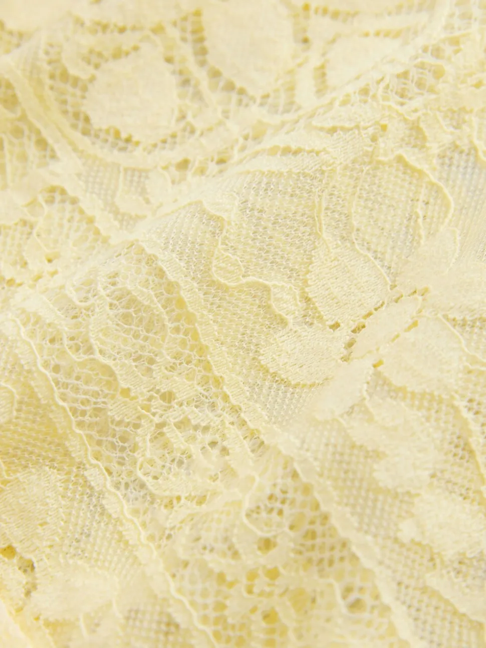 Citroengeel - Lace Half Sleeve Blouse