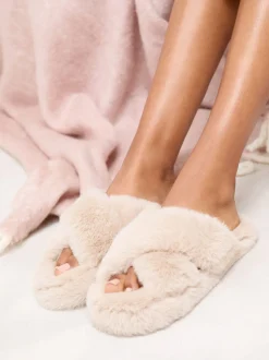 Crème - Lipsy pantoffels van imitatiebont met gekruiste banden voor nachtkleding