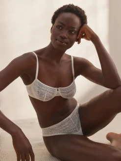 Crème - Premium Lace Bra