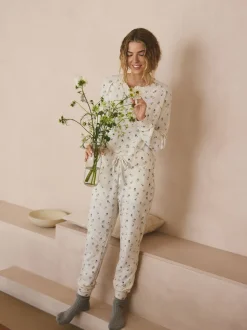 Crème gebloemd - Gezellige pyjama met wafeldessin en lange mouwen