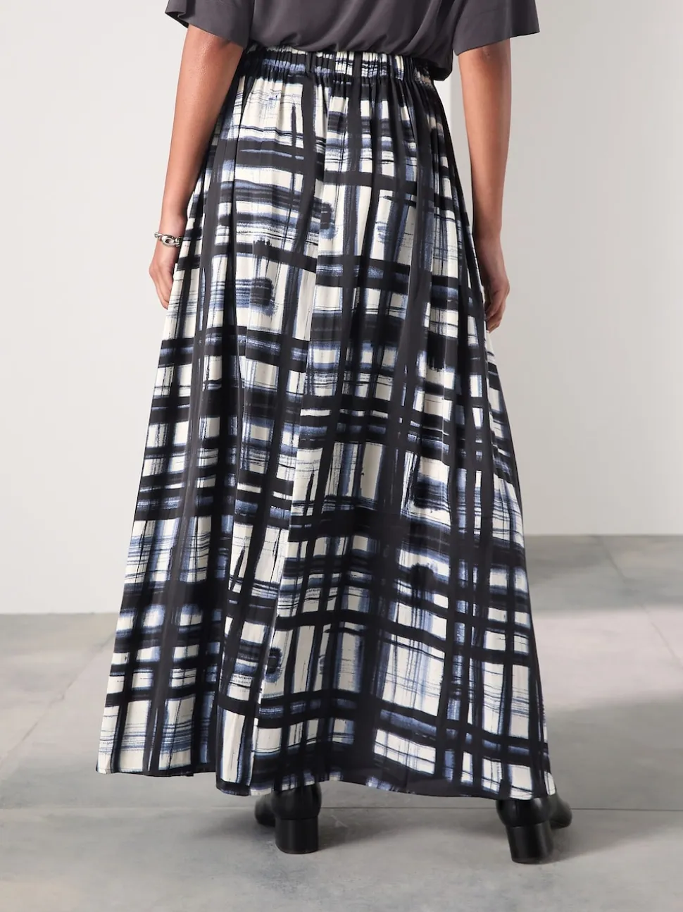 Crème/marineblauw ruit - Satin Pleated Maxi Skirt
