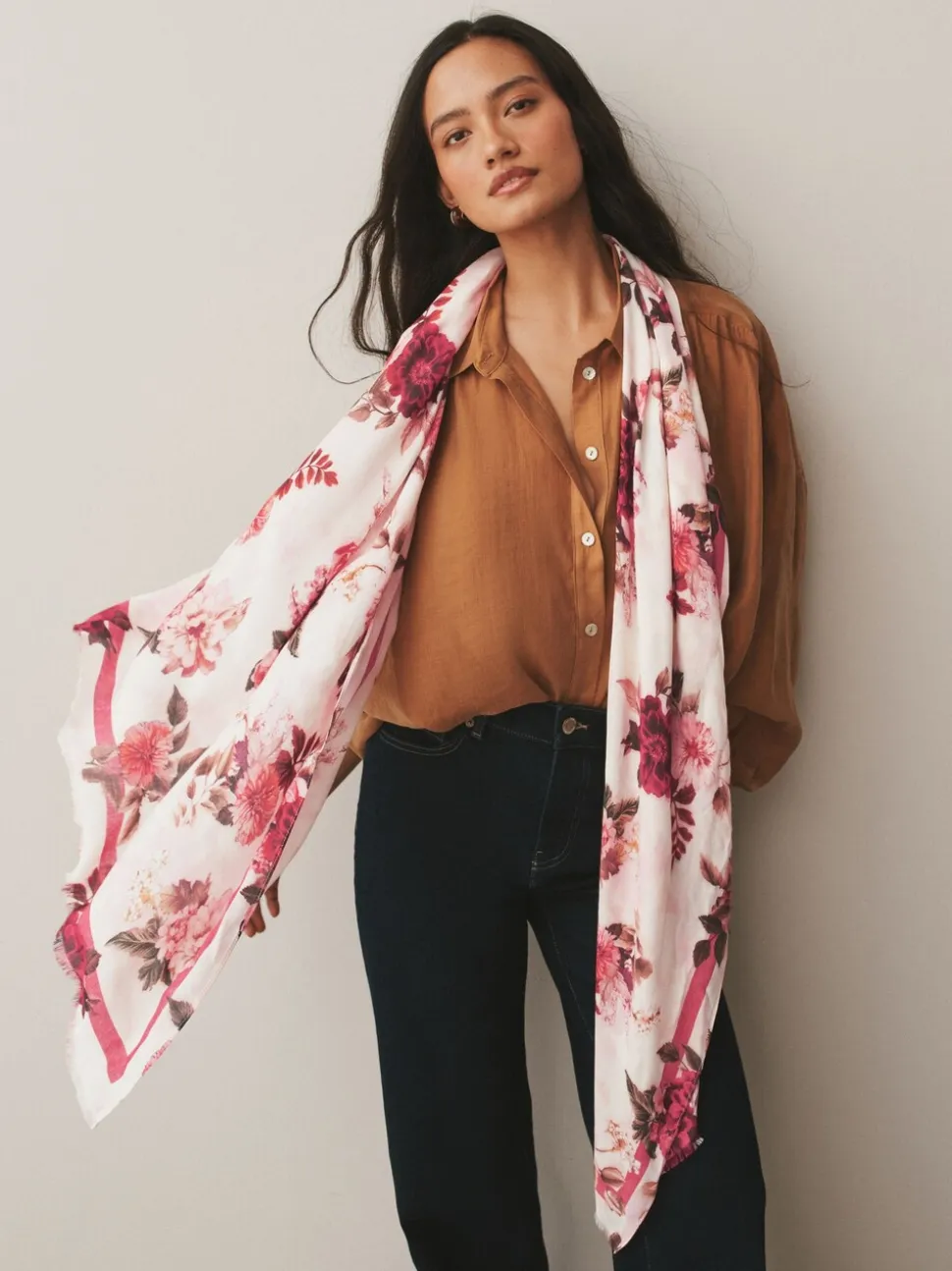 Crème/rood met bloemenprint - Lichte sjaal