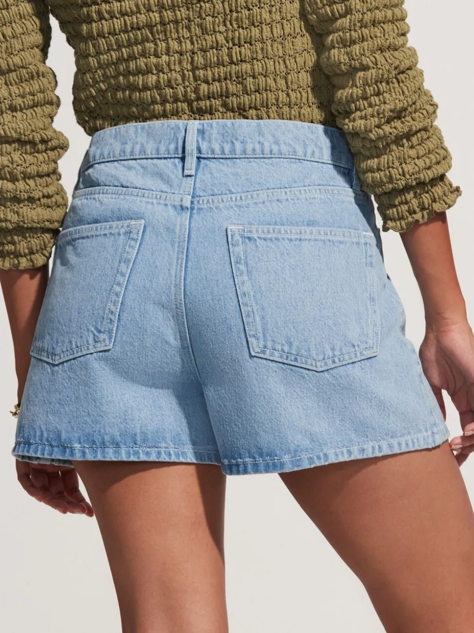 Denim met lichte wassing - Patch Pocket Bow Shorts