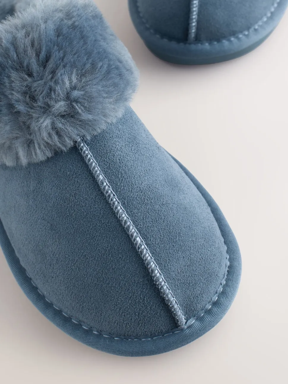 Denimblauw - Met imitatiebont gevoerde suède pantoffelmuiltjes