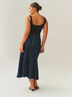 Denim-wassing - Hourglass Full Seamed Midi Skirt