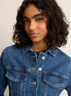 Donkerblauw - Aansluitend denim jack