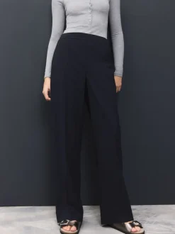 Donkerblauw - Modieus gesneden broek met wijde pijpen van wol