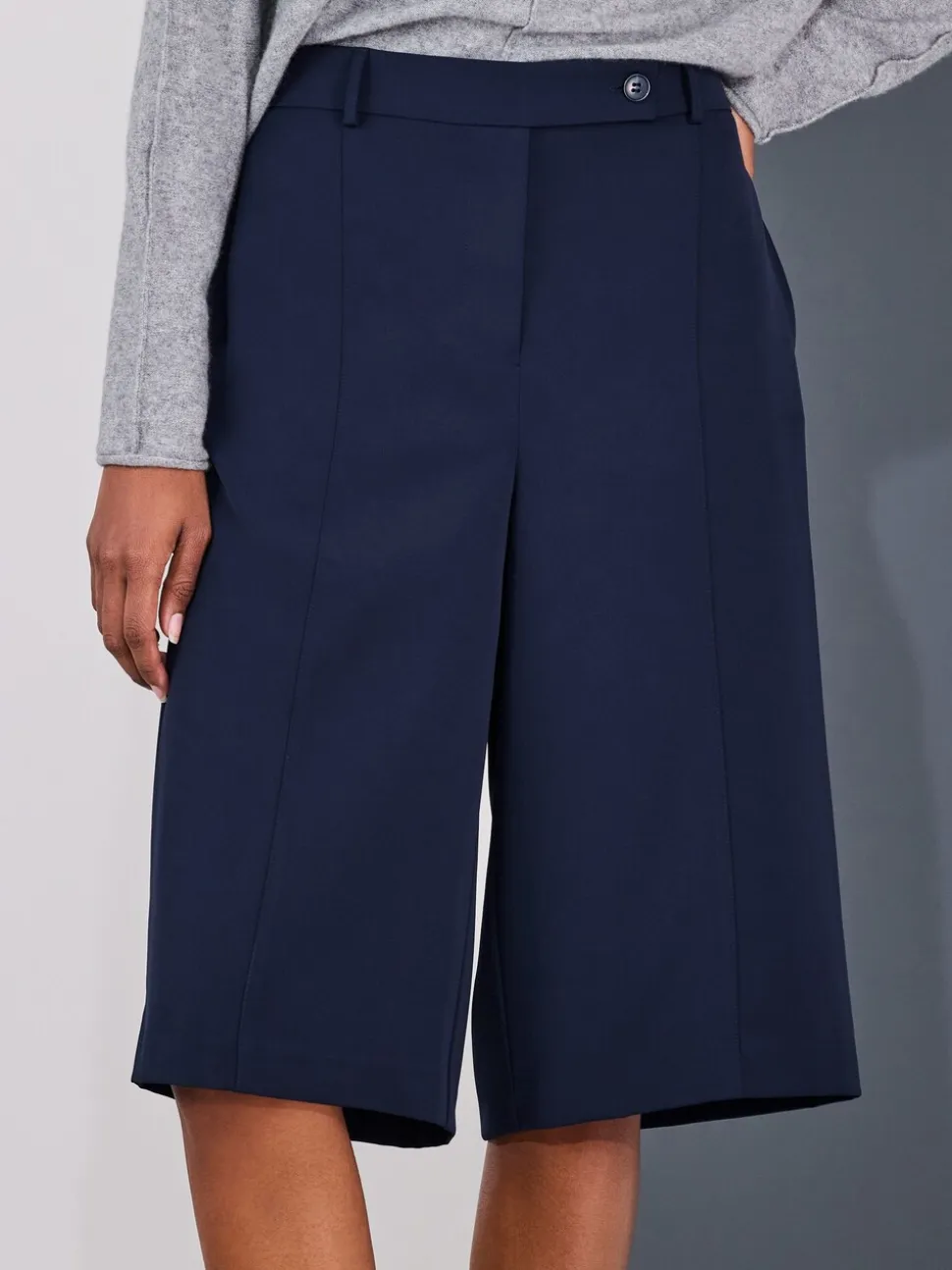 Donkerblauw - Modieuze lange shorts