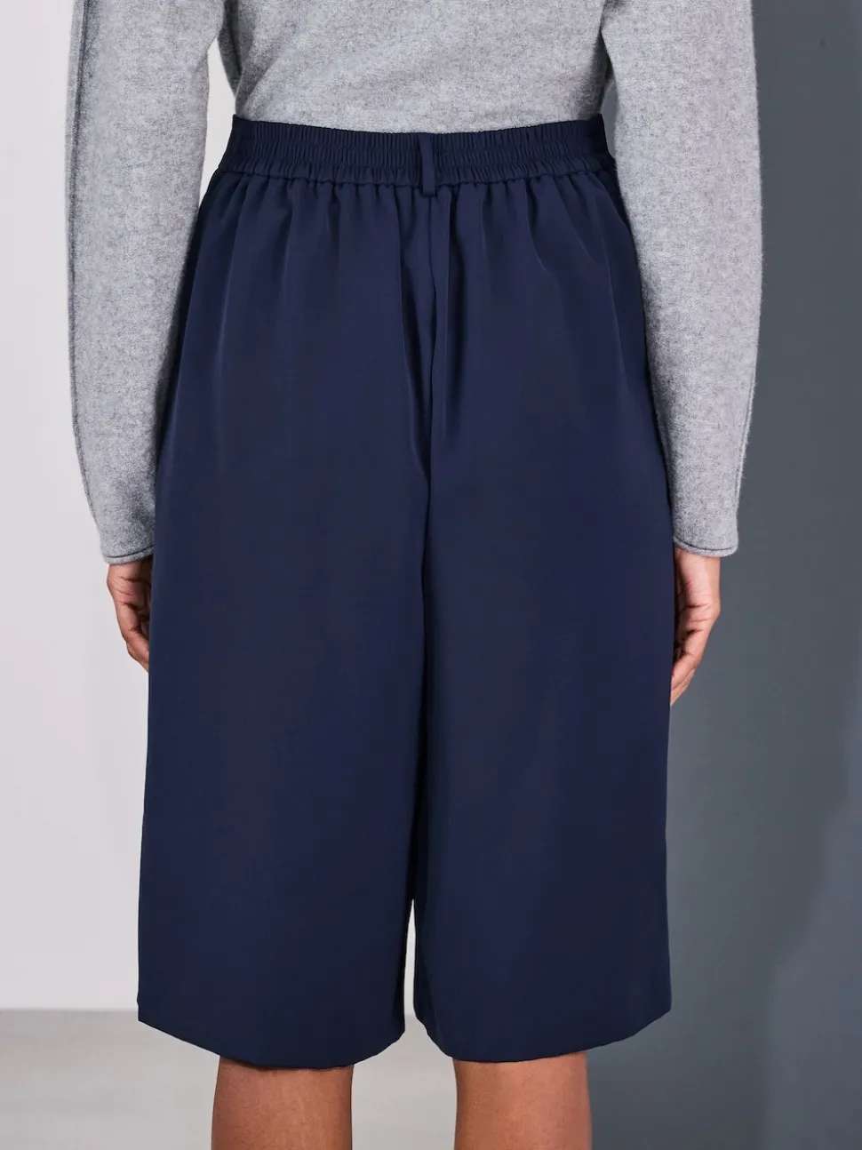 Donkerblauw - Modieuze lange shorts