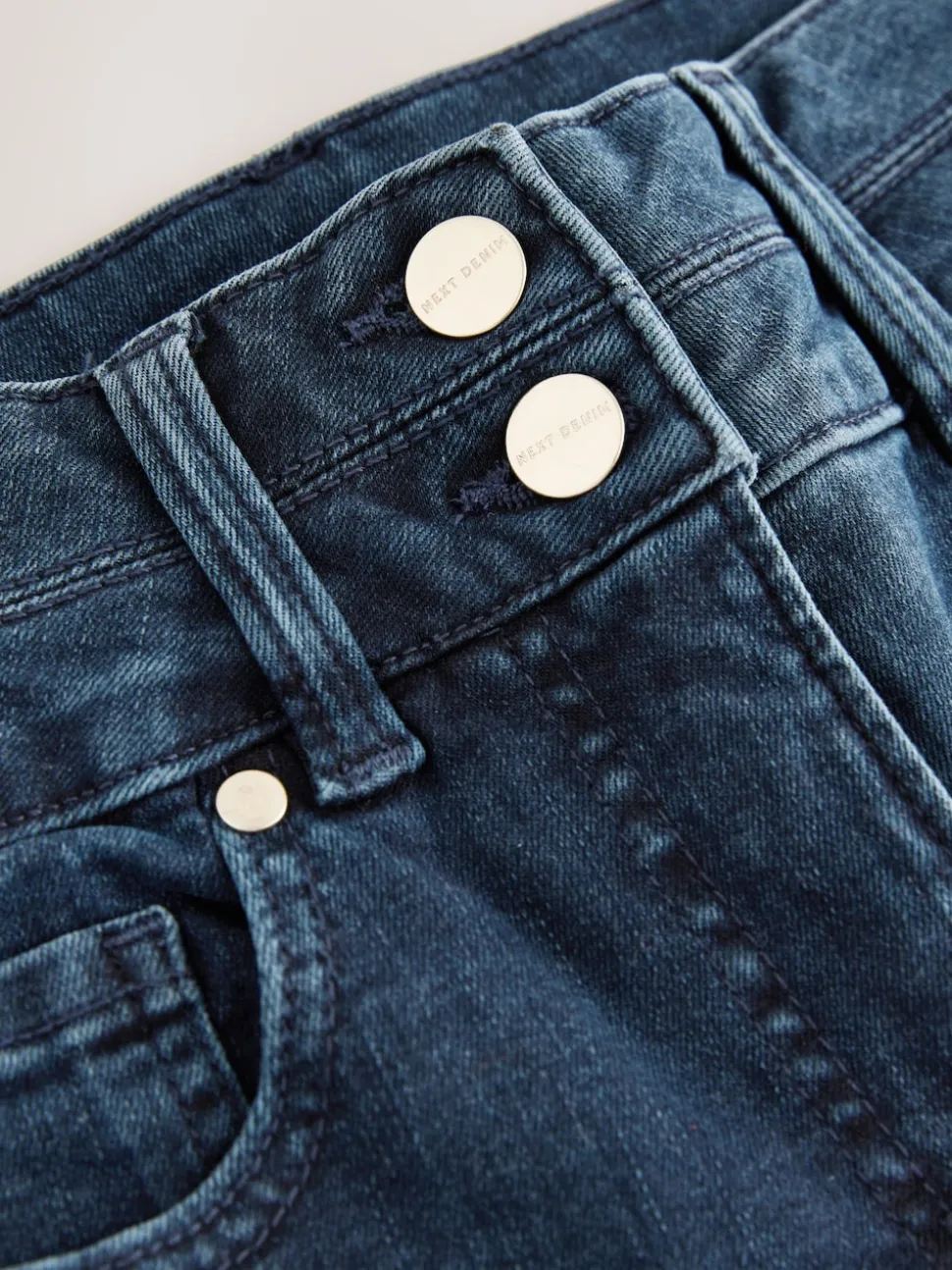 Donkerblauw denim - Figuurvormende slim jeans