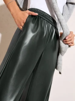 Donkergroen - Friends Like These Faux Leather Elasticaed Trousers