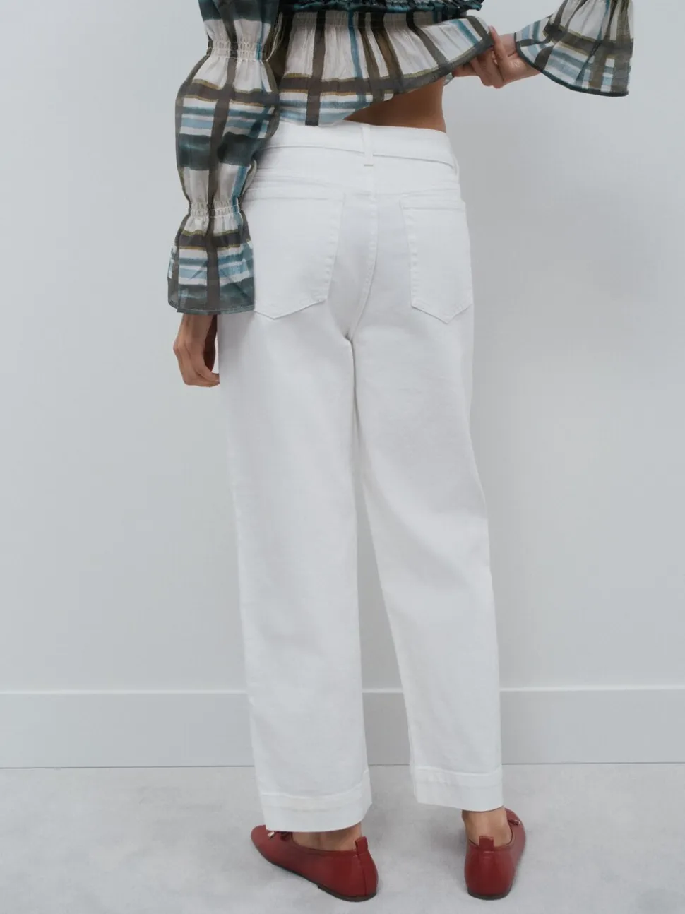 Ecru - Wide Leg Barrel Denim Jeans