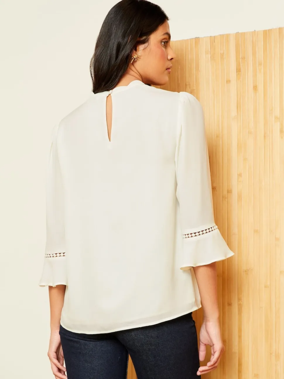 Ecruwit - Love & Roses 3/4 blouse met uitlopende mouwen