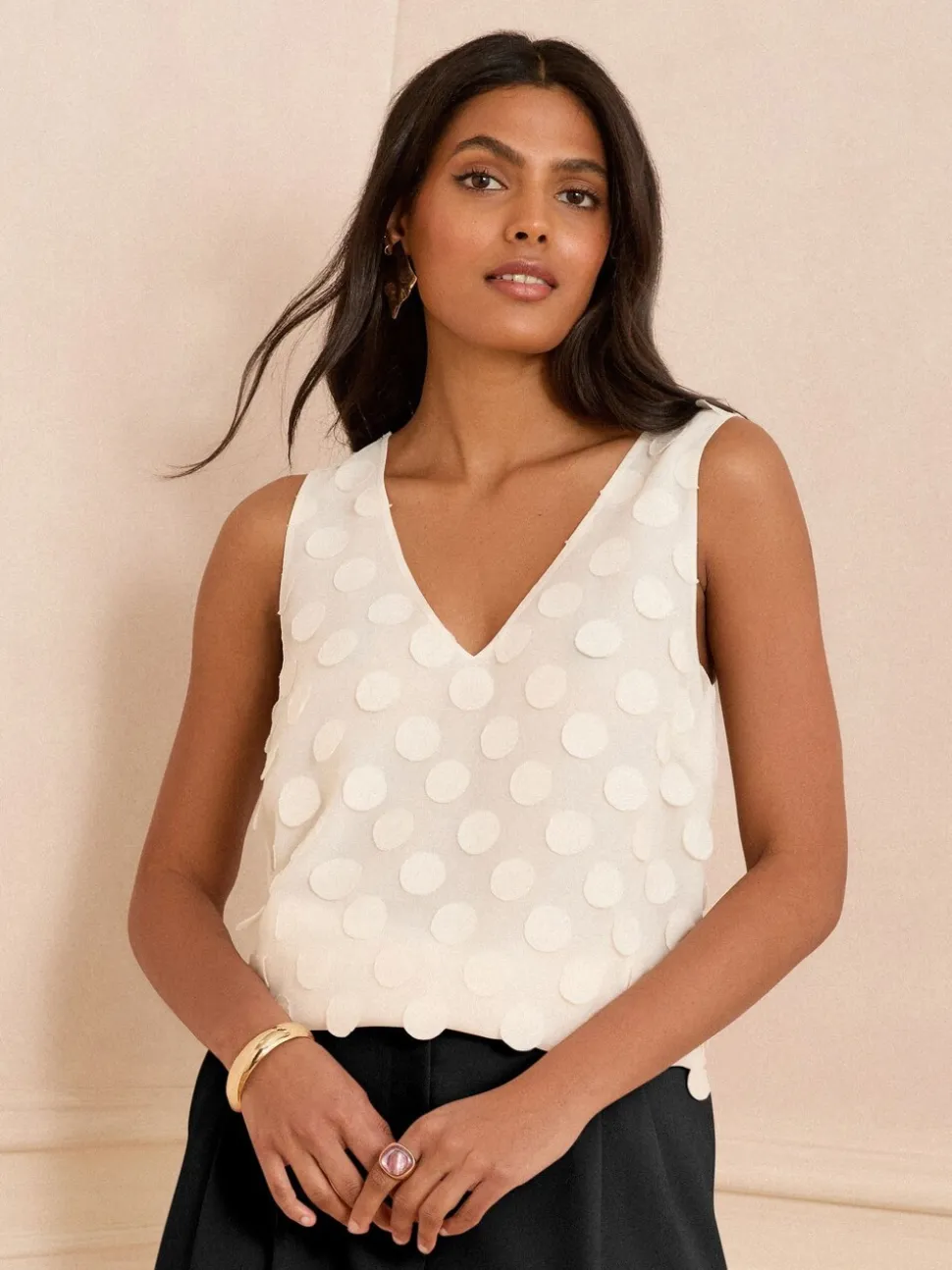 Ecruwit - Love & Roses 3D Spot V-Neck Vest