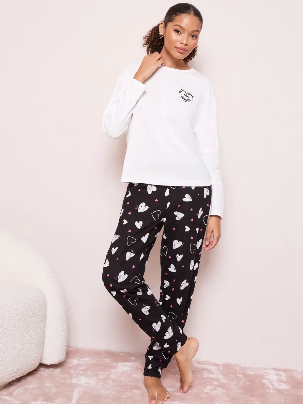 Friends Like These Bonne Nuit Heart Long Sleeve Pyjamas