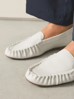 Gebroken wit - Forever Comfort® Soft Ruched Loafers