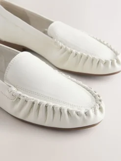 Gebroken wit - Forever Comfort® Soft Ruched Loafers
