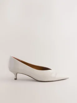 Gebroken wit - Puntige lage naaldhakken schoenen