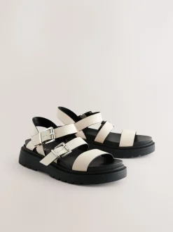 Gebroken wit - Sandalen met dikke zool en gesp