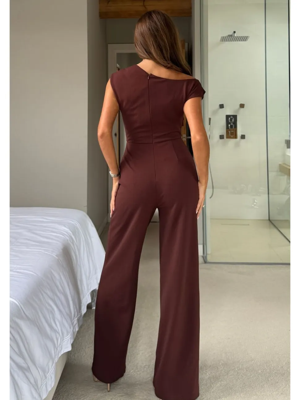 Girl In Mind - Donna jumpsuit met asymmetrische halslijn