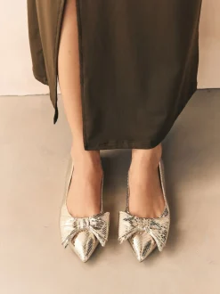 Goud - Ballerina's met spitse neus en strik