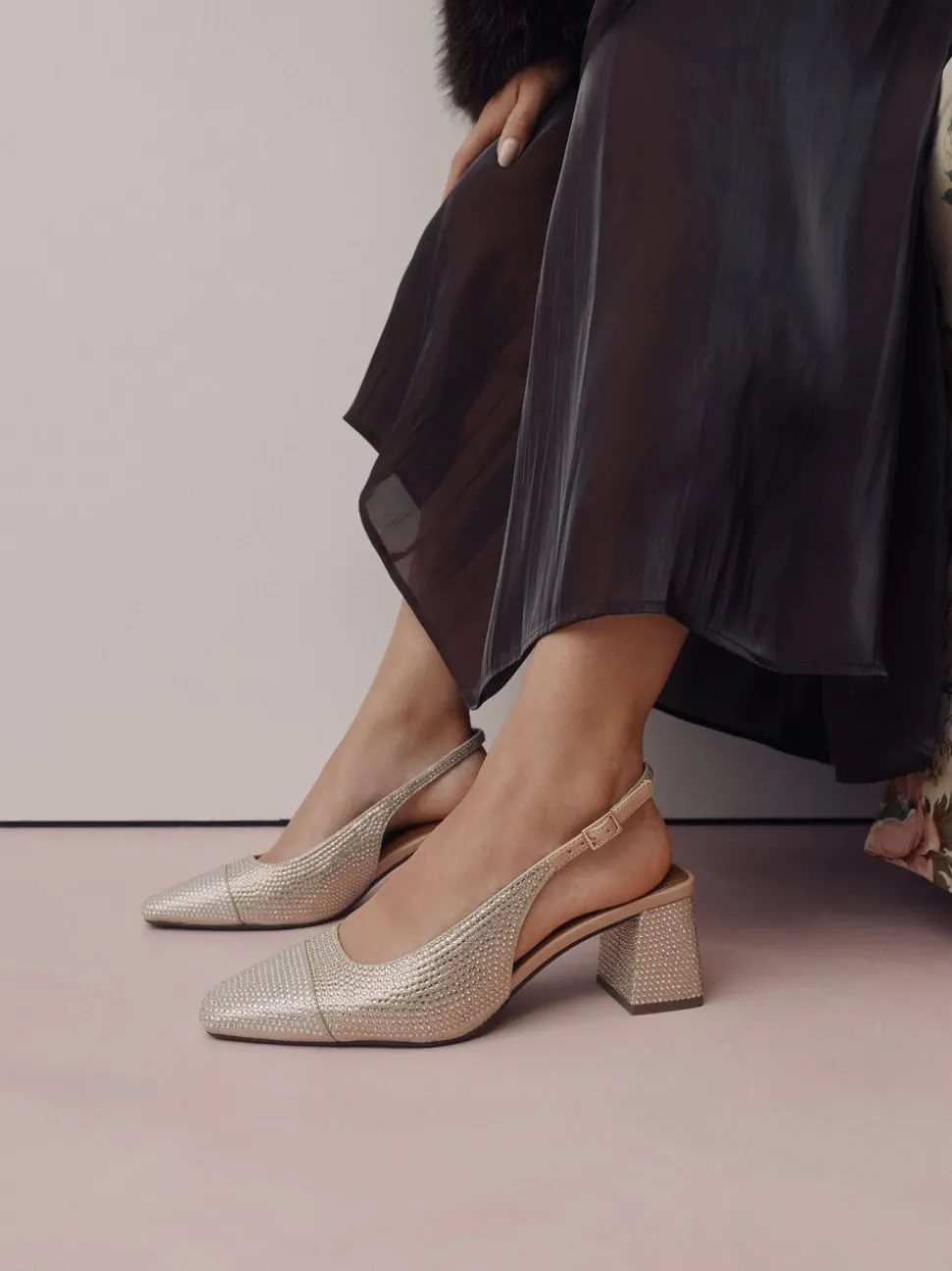 Goud - Forever Comfort® Square Toe Slingback Block Heels