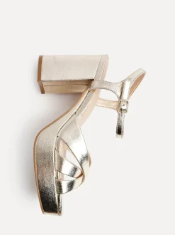 Goud - Linzi Keliah sandalen met plateauzool, gekruiste bandjes en blokhak