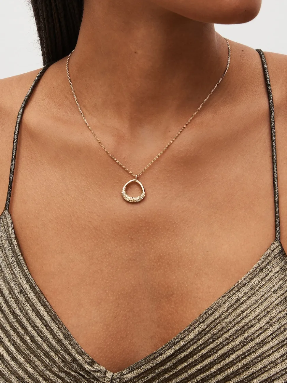 Goudkleurig - Ketting met druppelvormige open druppel