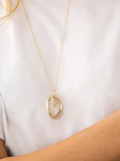 Goudkleurig - Ketting met hangertje van vereende ringen