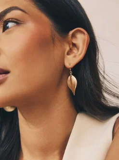 Goudkleurig - Wave Petal Drop Earrings