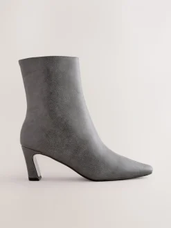 Grijs - Forever Comfort® enkellaarsjes met hak en spitse neus