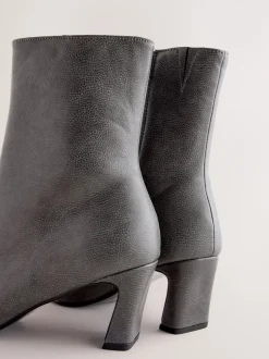 Grijs - Forever Comfort® enkellaarsjes met hak en spitse neus