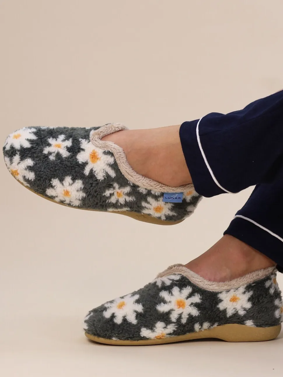 Grijs - Lunar - Damespantoffels met bloemmotief