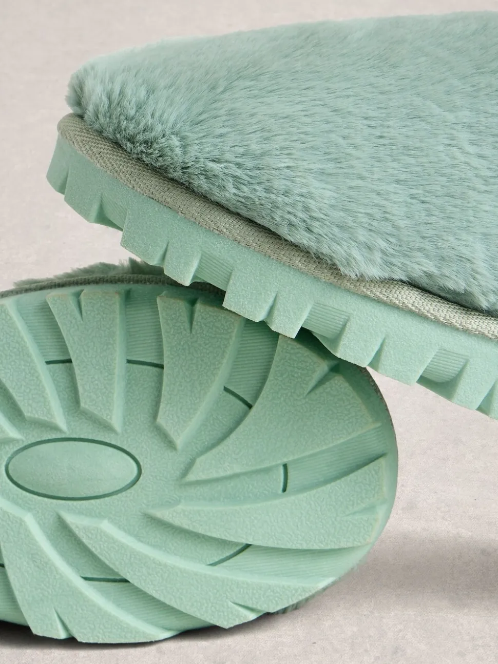 Groen - White Stuff - Pantoffelmuiltjes met imitatiebont